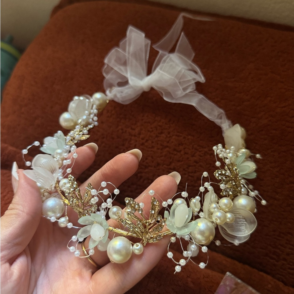 Elegant Gold and Cream Floral Headband